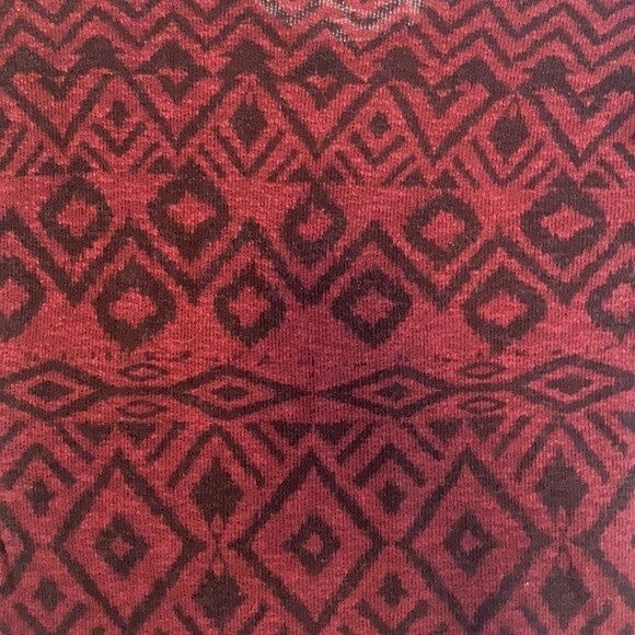 Ginger G Brand Aztec Print Knit Top 3/4 Length Sleeve Red and Black - Picture 4 of 4